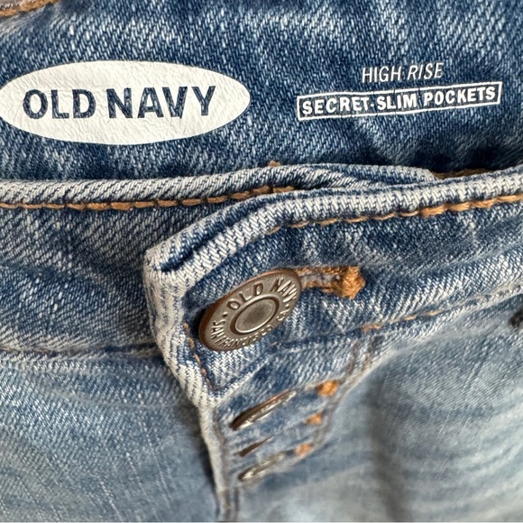 Old Navy 👖 High Rise Denim Shorts | Size 6 - Picture 3 of 5